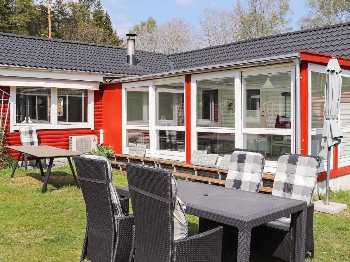 Four-Bedroom Holiday home in Örkelljunga Åsljunga Exteriör bild